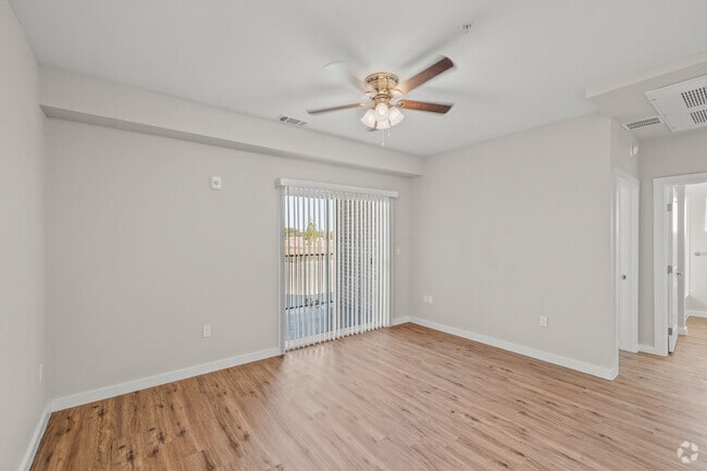 3BR, 2BA - 1,154SF - Living Room