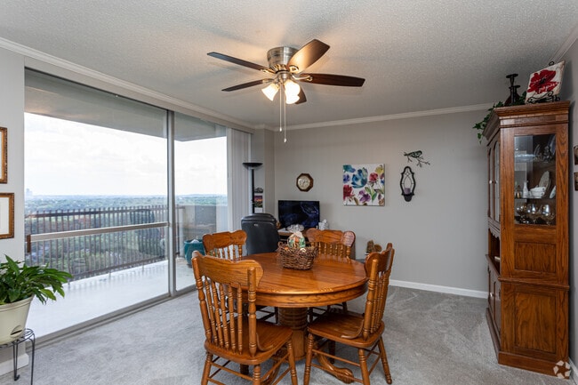 2BR, 2BA - Cambridge - 1365 SF - The Lakewood House Apartments