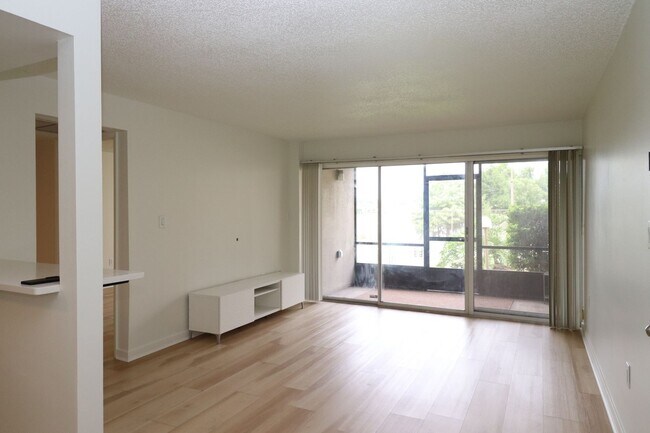 Photo - 618 Orange Dr Unit #207