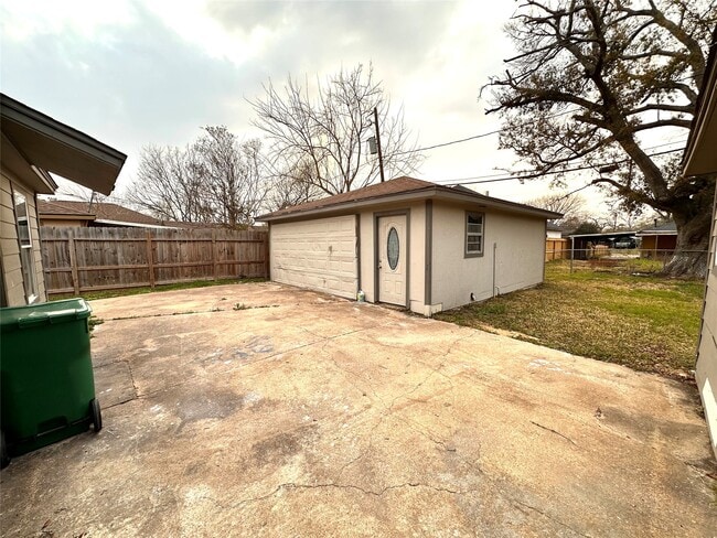 Photo - 1209 Glenn Ave