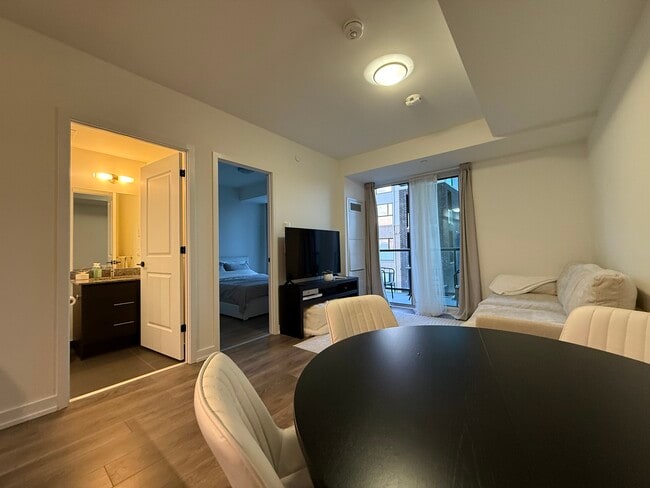 Photo - 215-335 Wheat Boom Dr Oakville Ontario L6H 7Y1 Unit 215