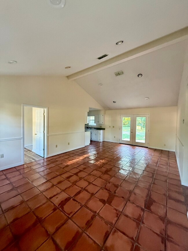 Photo - 2193 Mill Street Ext