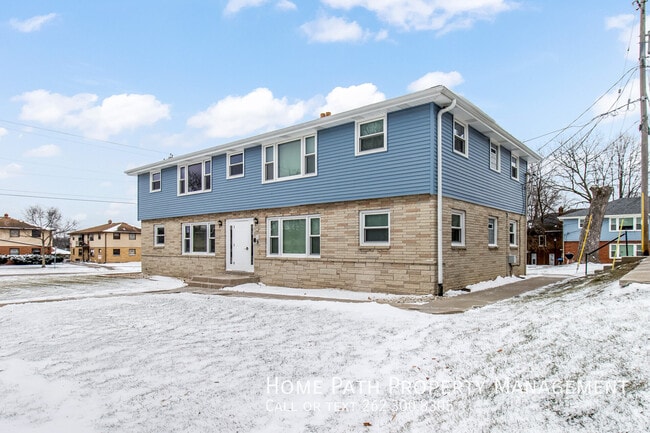 Building Photo - 147 S Grand Ave Unit 3