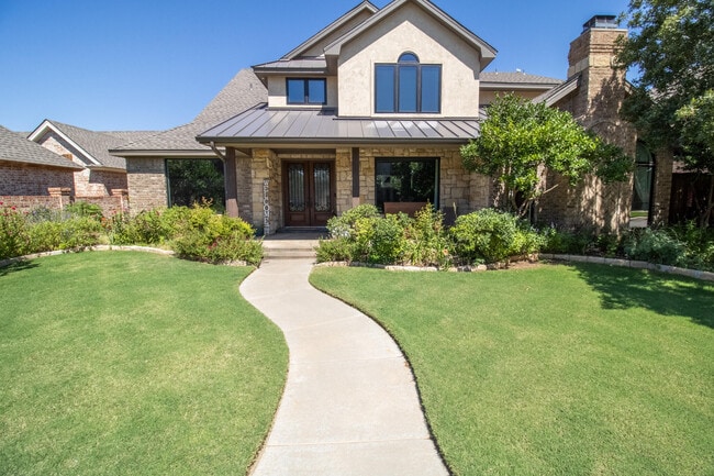 Building Photo - 306 N 10th St