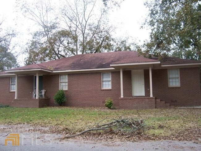 Building Photo - 1004 Lucy Ln Unit A
