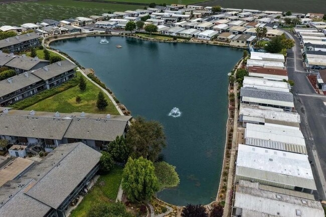 Photo - 158 Kern St Unidad Sherwood Lake Condos