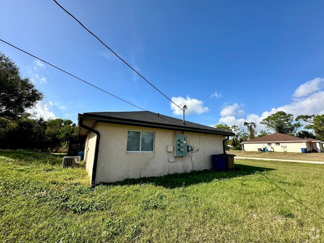 Building Photo - Todd Ave Unit Todd 2801 Rental