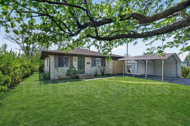 Photo - 1655 Walker Ave