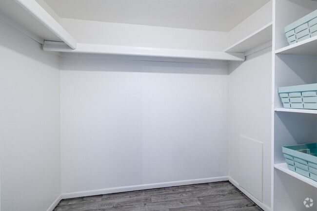 Studio - 404SF