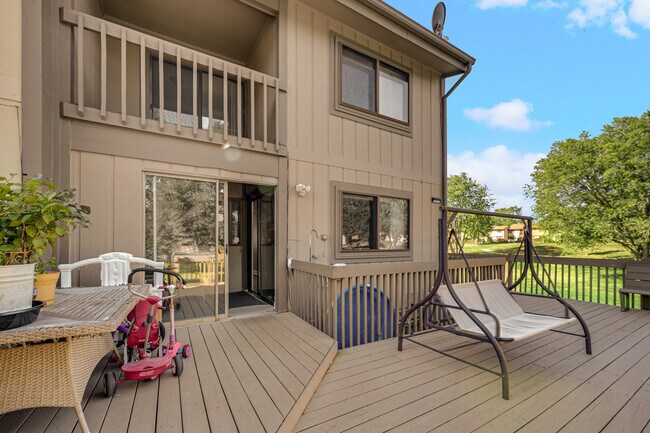 Photo - 782 Overland Ct