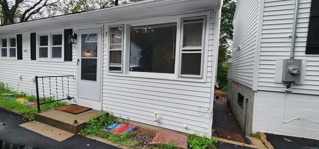 Building Photo - 1267 Thompson Rd Rental