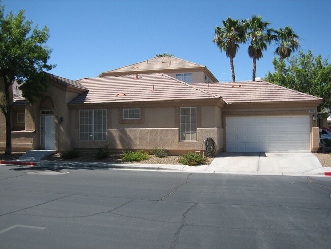 Photo - Single story, gated, 3bed, 2bath, 2car garage, Club house, Community Pool, Spa, Fitness room, CCRs