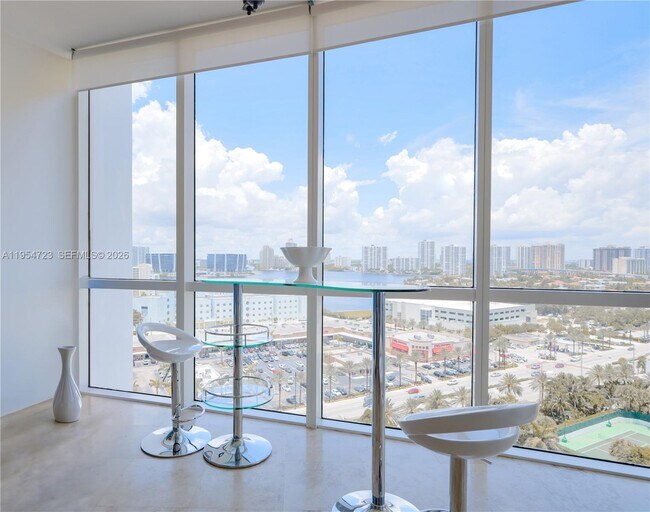 Photo - 18101 Collins Ave Unidad 1703