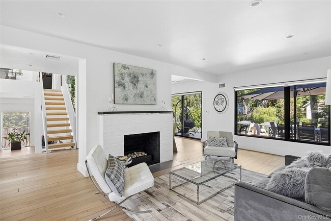 Photo - 112 Huntington Rd