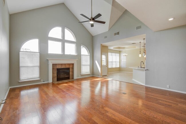 Building Photo - 11606 Canyon Mills Dr
