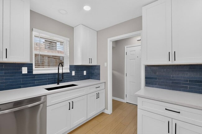 Photo - 620 W Stoneybrook Dr