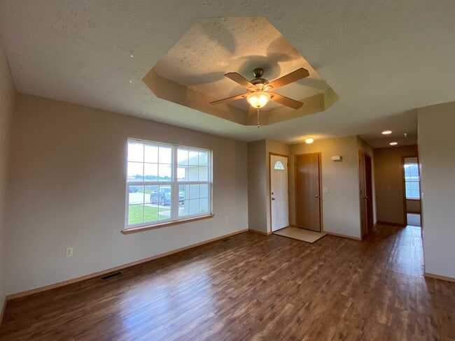 Photo - 203 N Christopher Ln