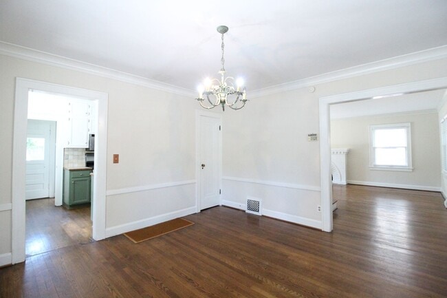 Photo - November FREE On This 3 Bedroom 1.5 Bath H...