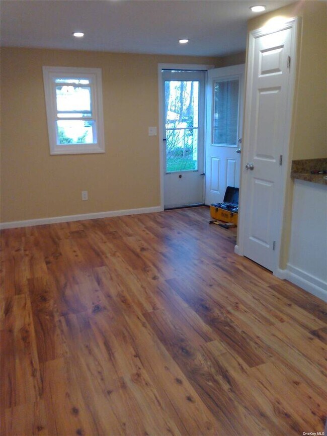 Photo - 26 Pinelawn Ave