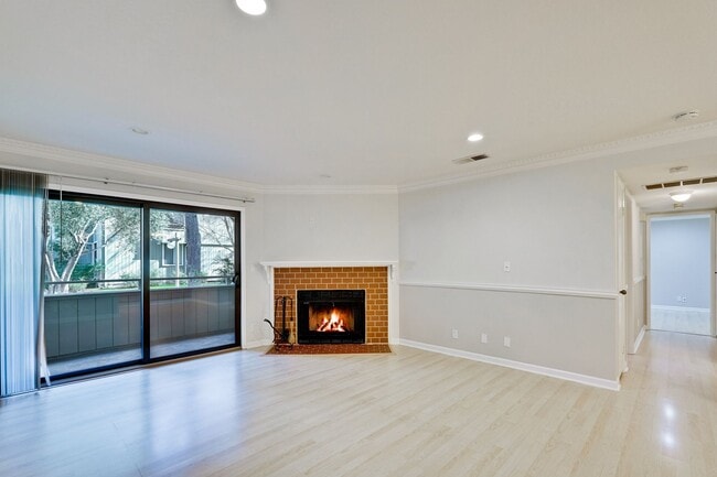 Photo - 2/2 Downstairs Condo in a Great Location Nestled Behind EBAY in The Hamilton Corners Community