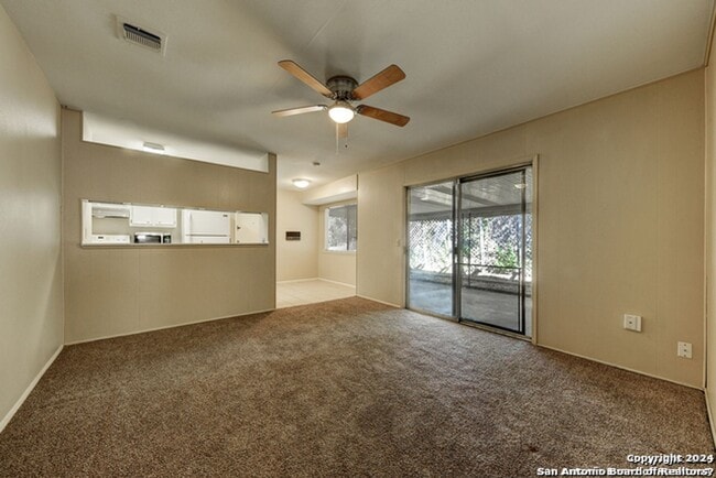 Photo - Charming Home Awaits: Spacious & Modern Living in a Prime Location