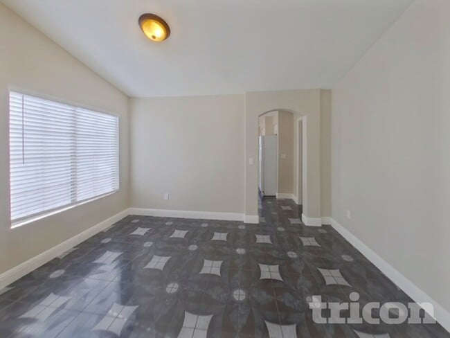 Photo - 4702 Roby Grey Way