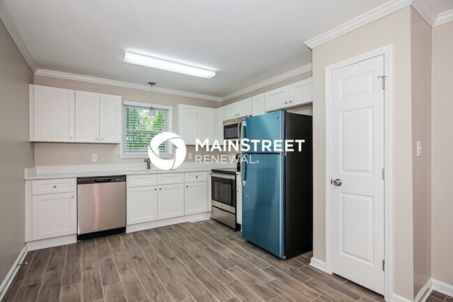 Photo - 3 Bedroom Pet-Friendly Home in Gastonia, NC with Main Street Renewal