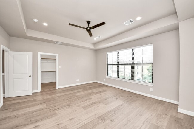 Photo - 2114 Stuart St