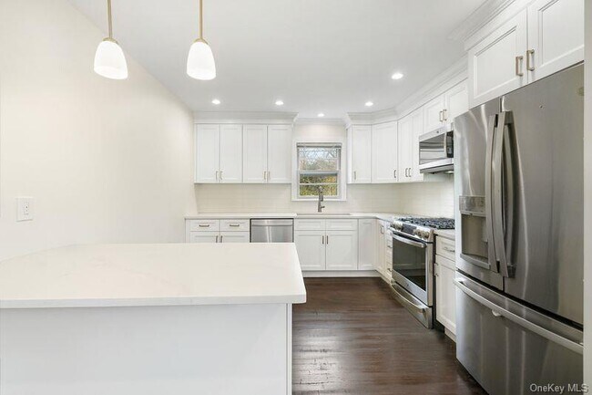 Photo - 18 Park Ave Unit 2nd Floor