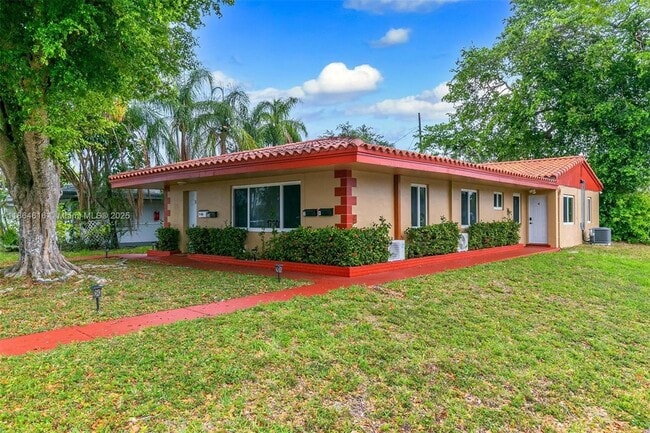 Photo - 17001 NE 20th Ave Unit 1