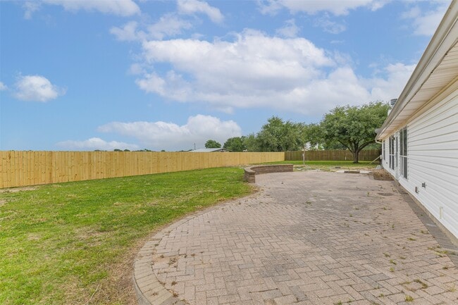 Photo - 15320 Mound Rd