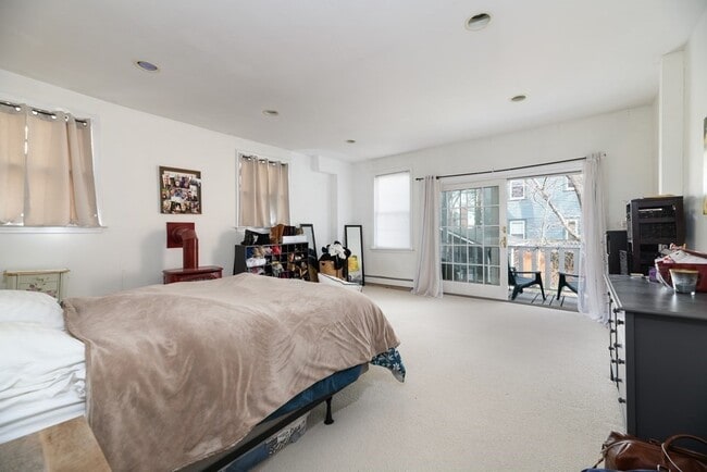 Photo - 402 Putnam Ave Unit 1