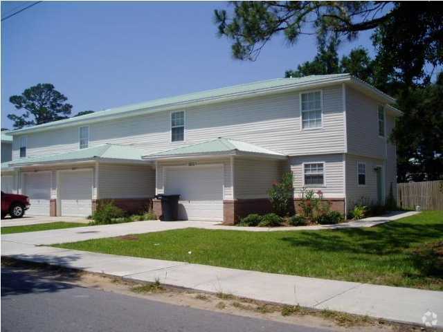 Building Photo - 102 Church Ave SE Rental