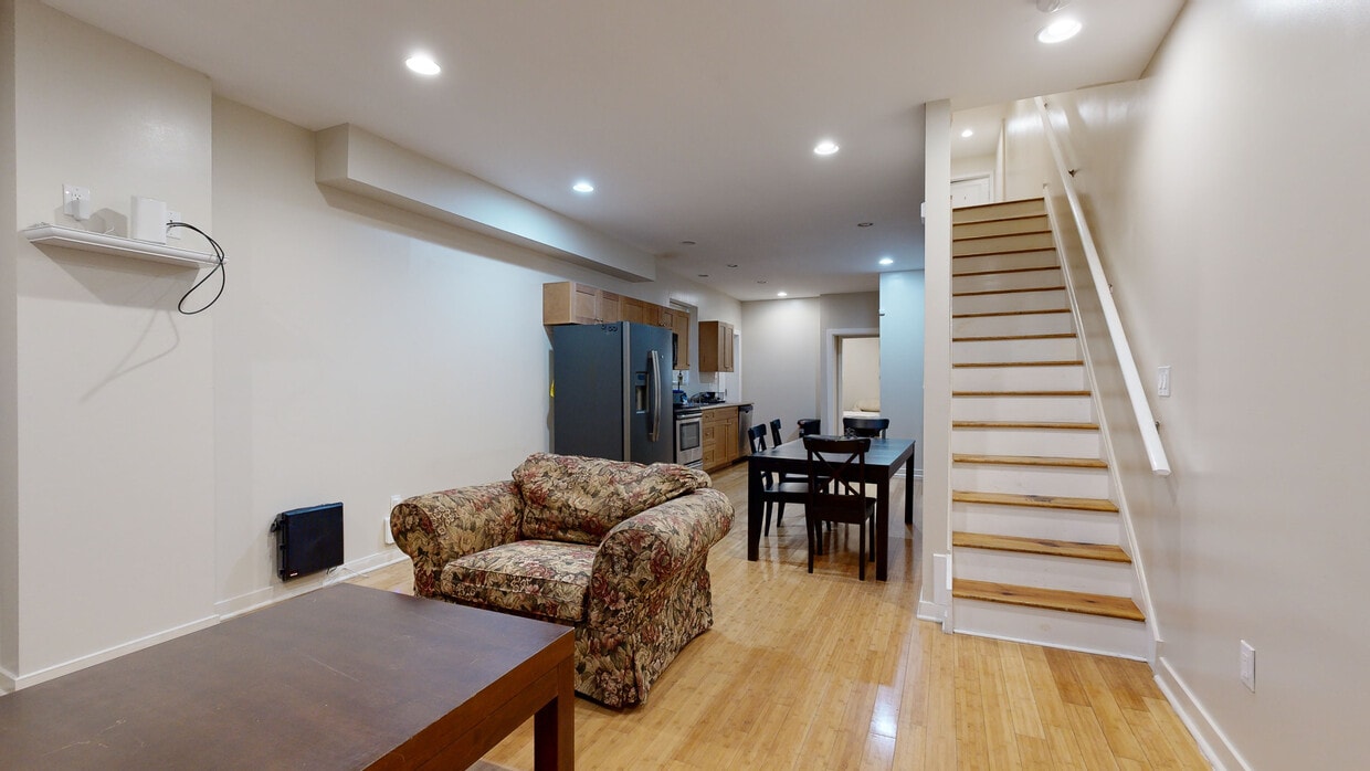 Photo - Carlisle Court Medical Student Housing Apartments