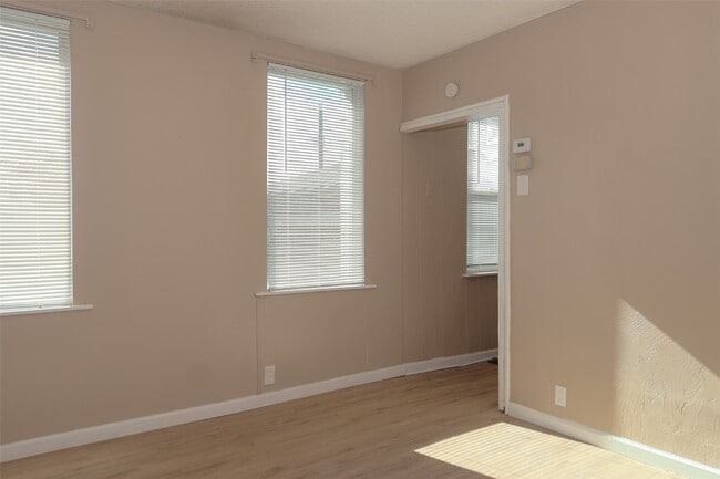 Photo - 3723 Wisconsin Ave