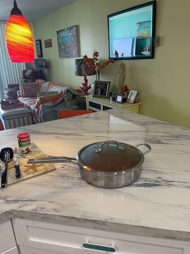 Photo - 2 Bedroom, 1 ba. Luxury Penthouse Ocean vi...