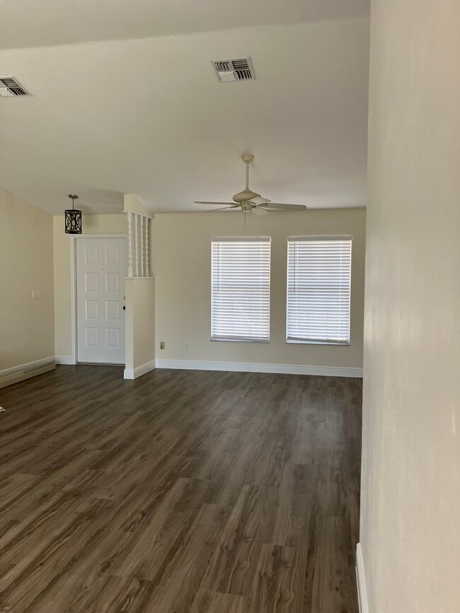 Living Area with Ceiling Fan - 3712 SW 5th Pl