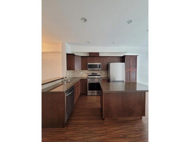 Photo - 20831-20870 70 Ave