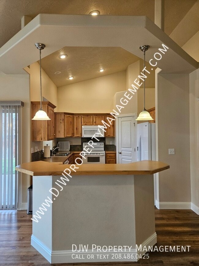 Photo - 2296 E White Hawk St