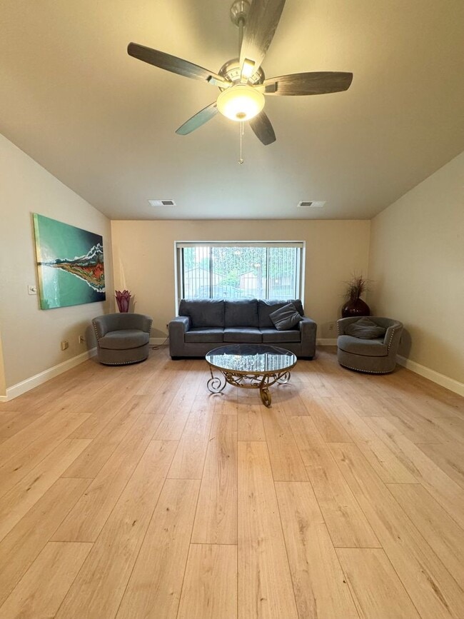Photo - Desirable Paris Park Home!! 55+ Community