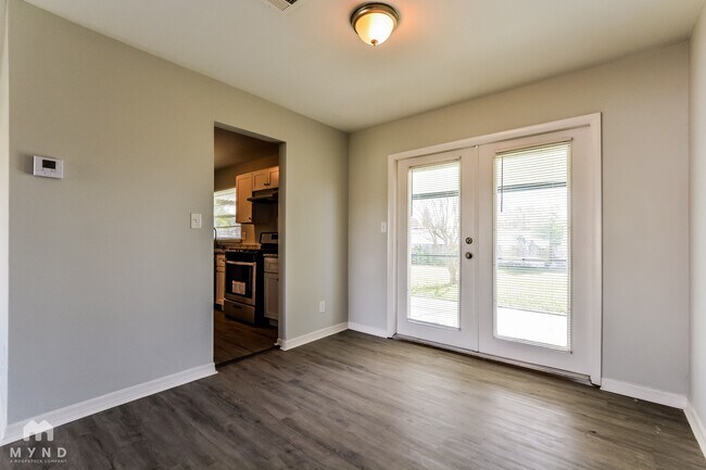 Photo - 1102 Orwell Ave