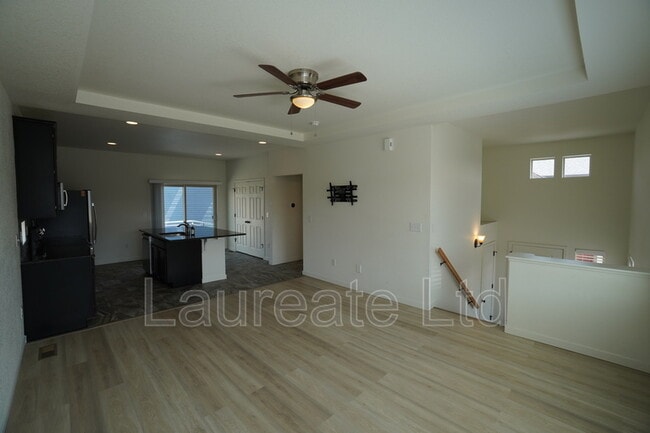 Photo - 5472 Danube St