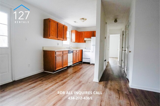 Photo - Spacious & Convenient 2-Bedroom Apartment ...