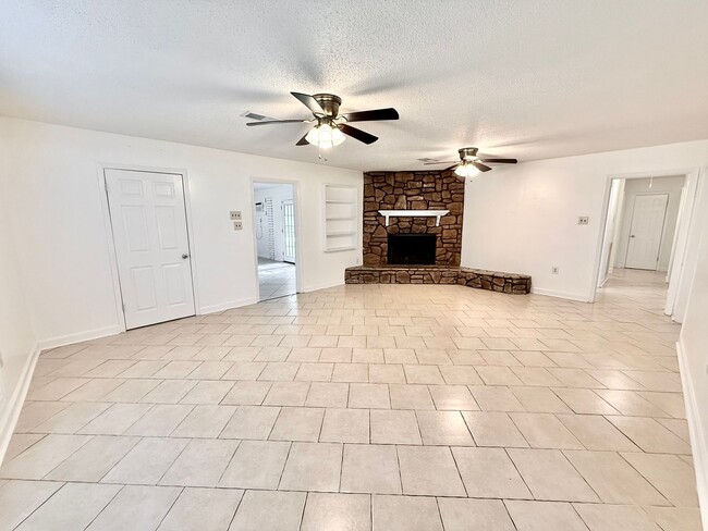 Photo - 16405 Patton Ave