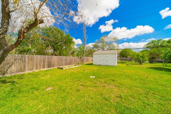Photo - 7015 Kopman Dr
