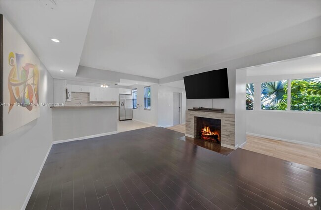 Building Photo - 12125 NE 5th Ave Rental