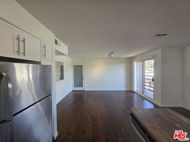 Photo - 2241 Branden St Unidad 4