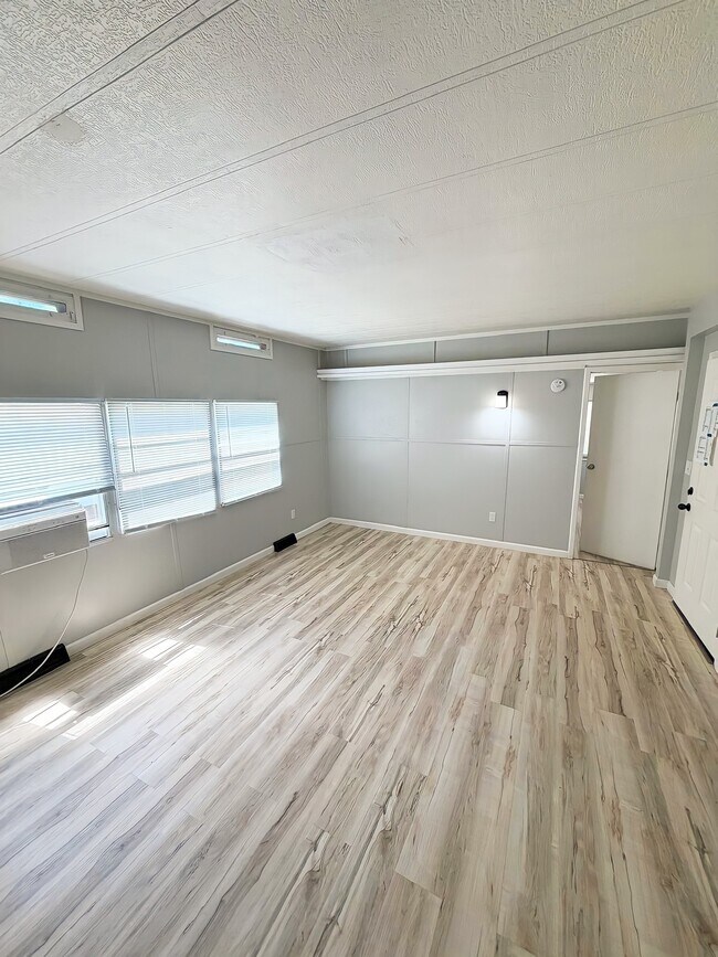 Photo - 43 Deerwood Park