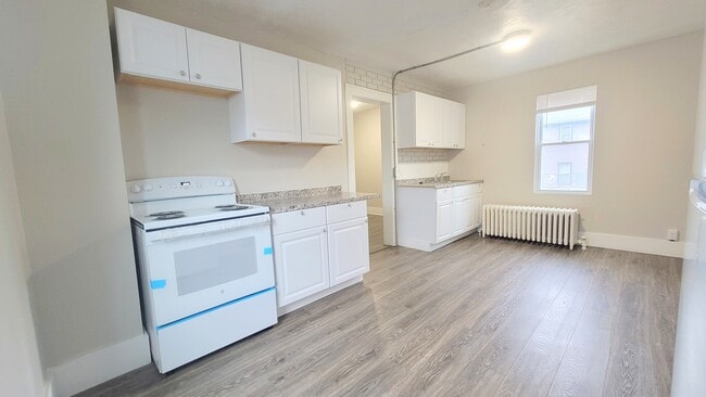 Photo - 3988 Lake Ave