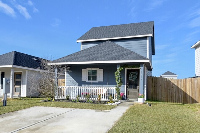 Photo - 16516 Jasmine Marie Pl